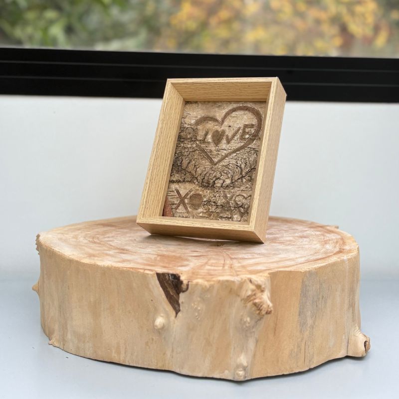 Personalized wooden photo frame — unique gift idea for mom, partner, couple, family or friend — handcrafted natural wood decor, perfect for birthday, Mother’s Day, Valentine’s Day, Christmas and special occasions
