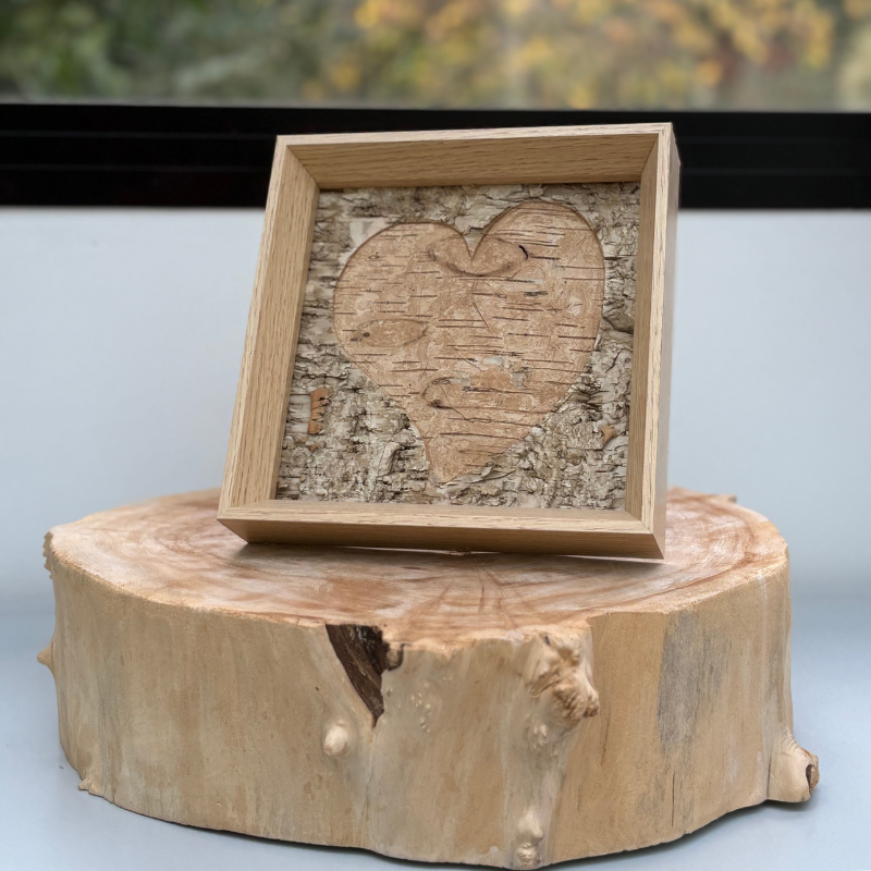 Personalized wooden photo frame — unique gift idea for mom, partner, couple, family or friend — handcrafted natural wood decor, perfect for birthday, Mother’s Day, Valentine’s Day, Christmas and special occasions
