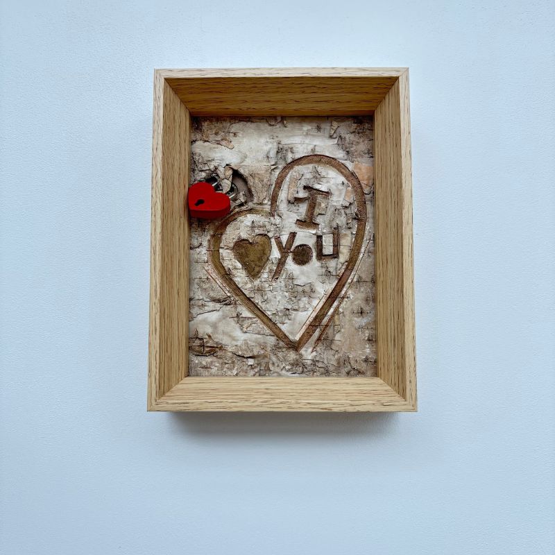 Personalized wooden photo frame — unique gift idea for mom, partner, couple, family or friend — handcrafted natural wood decor, perfect for birthday, Mother’s Day, Valentine’s Day, Christmas and special occasions
