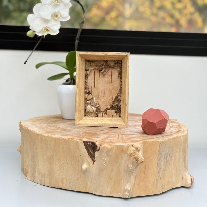 Personalized wooden photo frame — unique gift idea for mom, partner, couple, family or friend — handcrafted natural wood decor, perfect for birthday, Mother’s Day, Valentine’s Day, Christmas and special occasions
