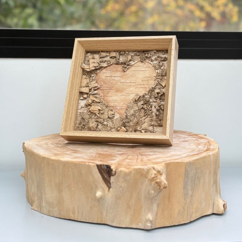 Personalized wooden photo frame — unique gift idea for mom, partner, couple, family or friend — handcrafted natural wood decor, perfect for birthday, Mother’s Day, Valentine’s Day, Christmas and special occasions
