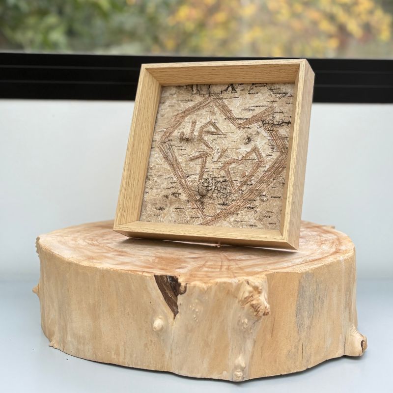 Personalized wooden photo frame — unique gift idea for mom, partner, couple, family or friend — handcrafted natural wood decor, perfect for birthday, Mother’s Day, Valentine’s Day, Christmas and special occasions
