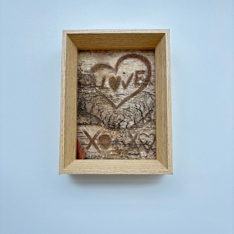 Personalized wooden photo frame — unique gift idea for mom, partner, couple, family or friend — handcrafted natural wood decor, perfect for birthday, Mother’s Day, Valentine’s Day, Christmas and special occasions
