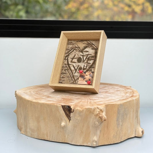 Personalized wooden photo frame — unique gift idea for mom, partner, couple, family or friend — handcrafted natural wood decor, perfect for birthday, Mother’s Day, Valentine’s Day, Christmas and special occasions
