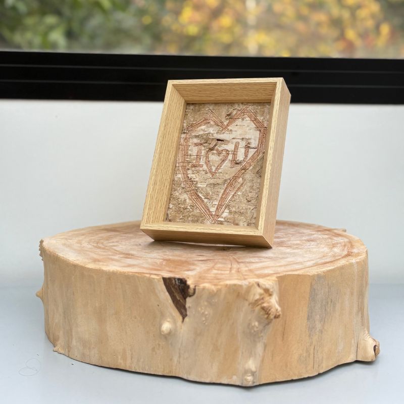 Personalized wooden photo frame — unique gift idea for mom, partner, couple, family or friend — handcrafted natural wood decor, perfect for birthday, Mother’s Day, Valentine’s Day, Christmas and special occasions
