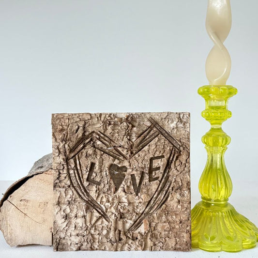 Personalized wooden photo frame — unique gift idea for mom, partner, couple, family or friend — handcrafted natural wood decor, perfect for birthday, Mother’s Day, Valentine’s Day, Christmas and special occasions
